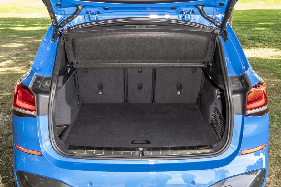 Багажник BMW X1 xDrive25i M Sport (F48) 2019 года  (WW) (фото 87 из 112)